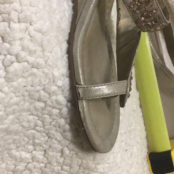 NEW YORK TRANSIT GOLD BLING SANDALS 6 - Picture 10 of 10